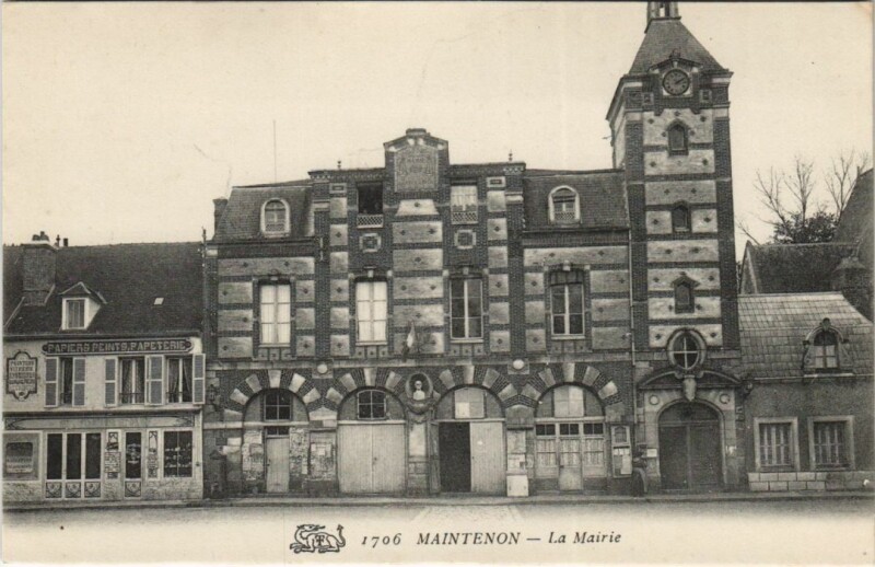 Carte postale ancienne Maintenon La Mairie à Maintenon