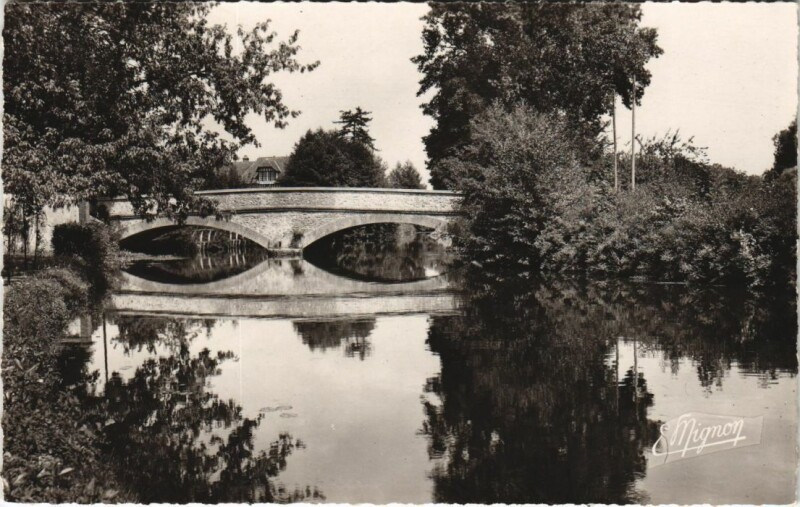 Carte postale ancienne Sainte-Gemme Le Pont sur l'Eure