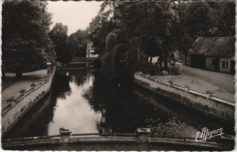 Carte postale ancienne Villiers-le-Morhier L'Eure au Moulin de Bourray à Villiers-le-Morhier
