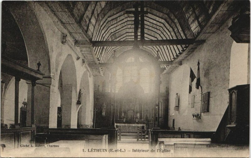Carte postale ancienne Lethuin Interieur de l'Eglise