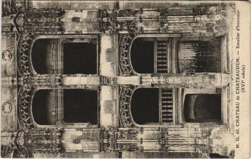 Carte postale ancienne Chateaudun Chateau - Escalier d'Honneur
