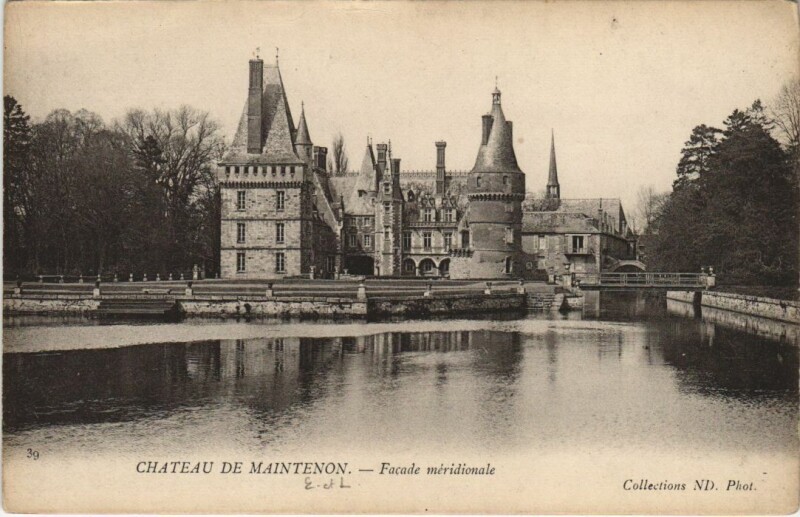 Carte postale ancienne Maintenon Chateau de Maintenon - Facade Meridionale à Maintenon