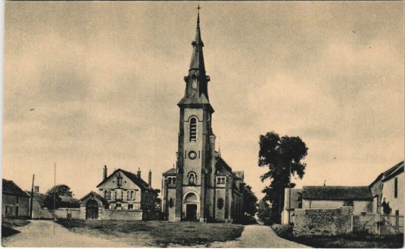 Carte postale ancienne Loigny-la-Bataille La Nouvelle Eglise à Loigny-la-Bataille