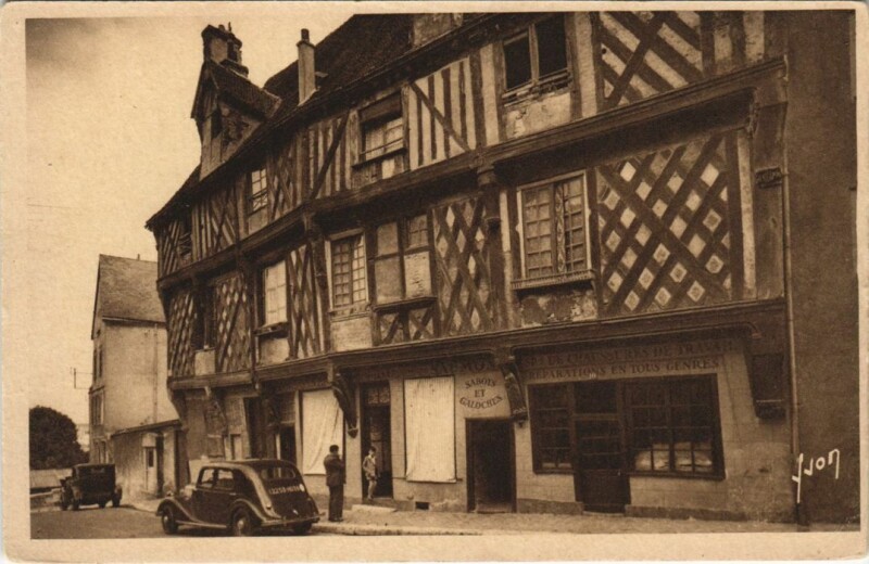 Carte postale ancienne Chartres La Maison du Saumon à Chartres