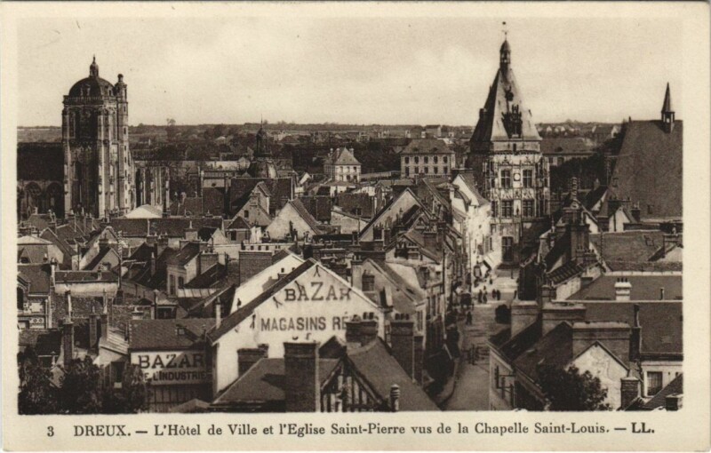Carte postale ancienne Dreux L'Hotel de Ville et l'Eglise Saint-Pierre à Dreux