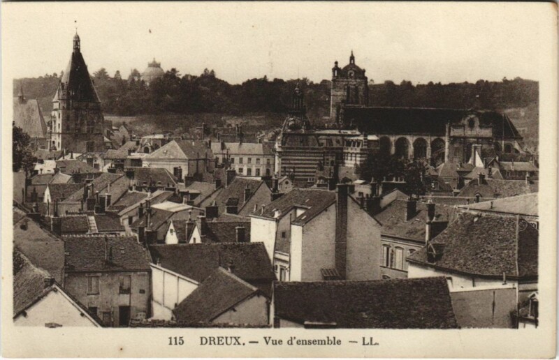 Carte postale ancienne Dreux Vue d'Ensemble à Dreux