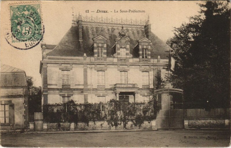 Carte postale ancienne Dreux La Sous-Prefecture à Dreux