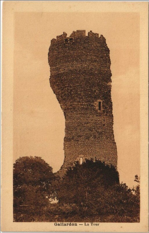 Carte postale ancienne Gallardon La Tour à Gallardon