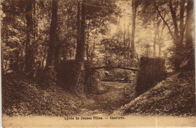 Carte postale ancienne Chartres Lycee de Jeunes Filles à Chartres