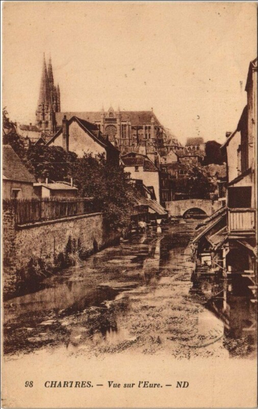 Carte postale ancienne Chartres Vue sur l'Eure à Chartres