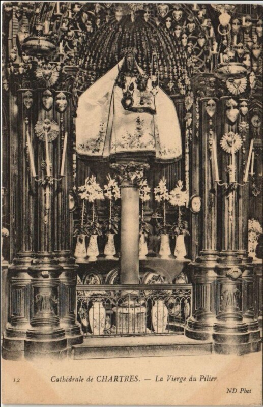 Carte postale ancienne Chartres Cathedrale - La Vierge du Pilier à Chartres