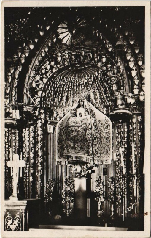 Carte postale ancienne Chartres La Cathedrale - La Vierge du Pilier à Chartres