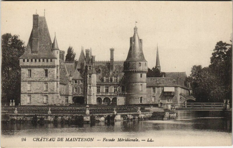 Carte postale ancienne Maintenon Chateau - Facade Meridionale à Maintenon