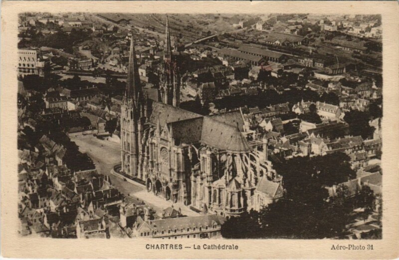 Carte postale ancienne Chartres La Cathedrale à Chartres