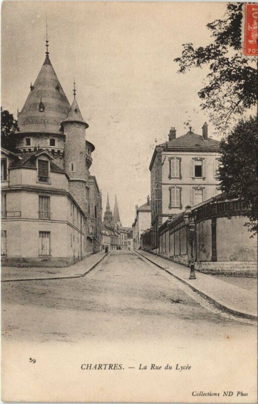 Carte postale ancienne Chartres La Rue du Lycee France à Chartres