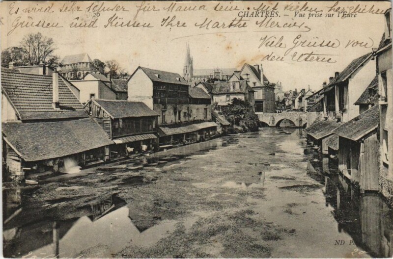 Carte postale ancienne Chartres Vue prise s l'Eure France à Chartres