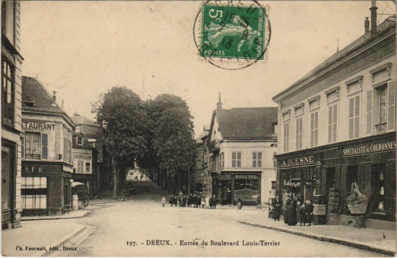Carte postale ancienne Dreux Entree du Boulevard Louis-Terrier France à Dreux