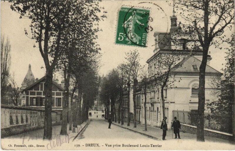 Carte postale ancienne Dreux Vue prise Boulevard Louis-Terrier France à Dreux