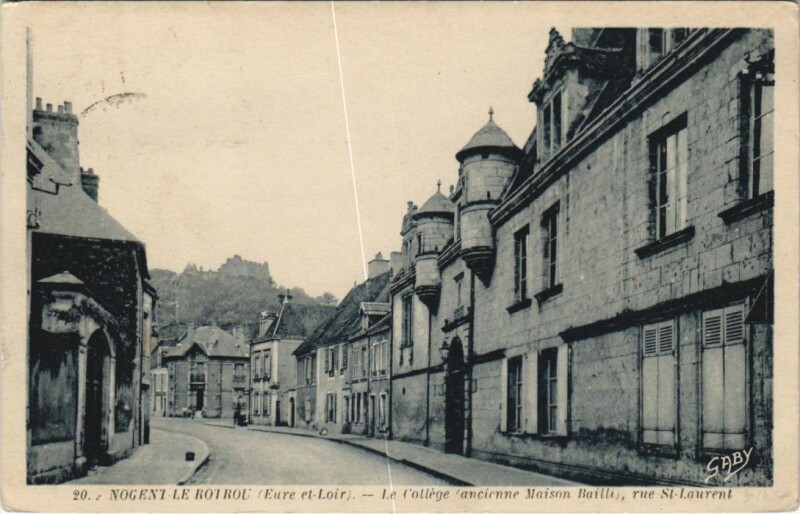 Carte postale ancienne Nogent-le-Rotrou Le College ancienne Maison Bailli France à Nogent-le-Rotrou