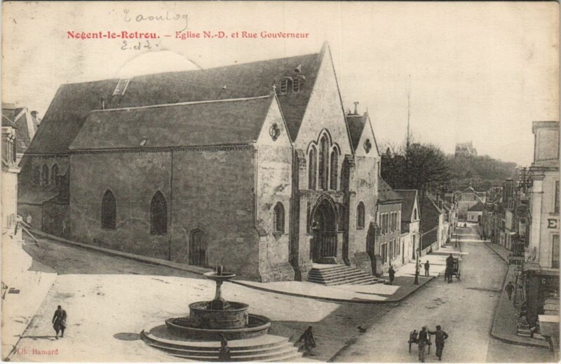 Carte postale ancienne Nogent-le-Rotrou Eglise N.D. Et Rue Gouverneur France à Nogent-le-Rotrou