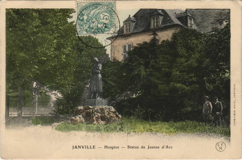 Carte postale ancienne Janville Hospice, Statue de Jeanne d'Arc France