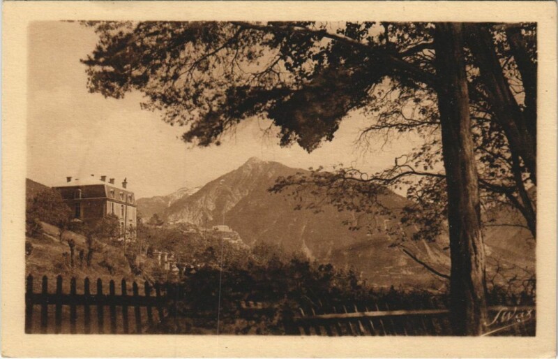 Carte postale ancienne Briancon Villa Les Acacias France