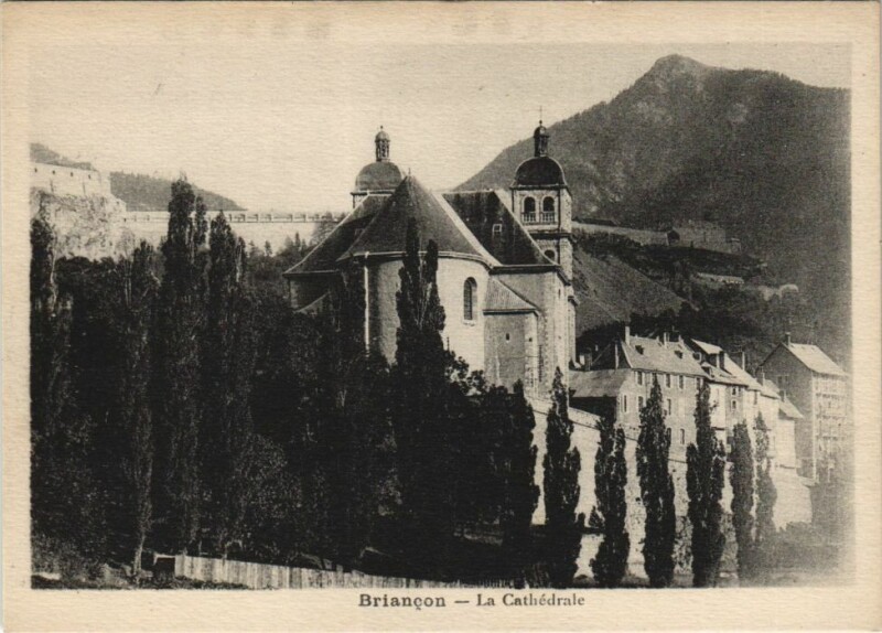 Carte postale ancienne Briancon La Cathedrale France
