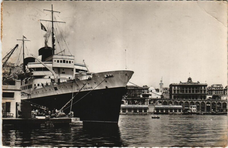 Carte postale ancienne Alger - Ville d'Alger - Un Coin du Port Ships