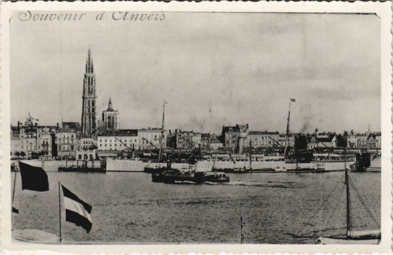 Carte postale ancienne Anvers - Harbour Ships