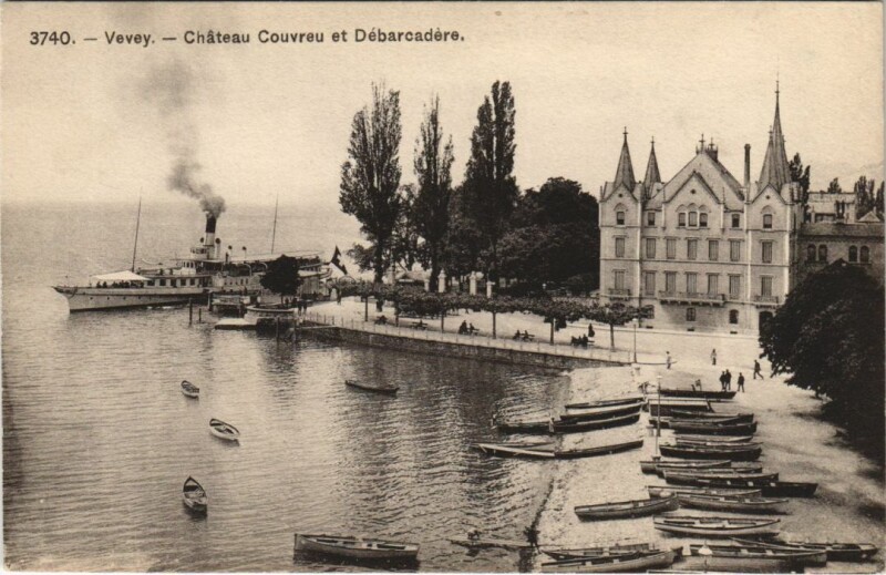 Carte postale ancienne Vevey - Chateau Couvreu et Debarcadere Ships