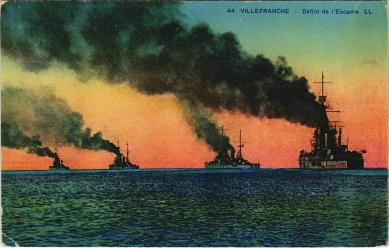 Carte postale ancienne Villefranche - Defile de l'Escadre Ships