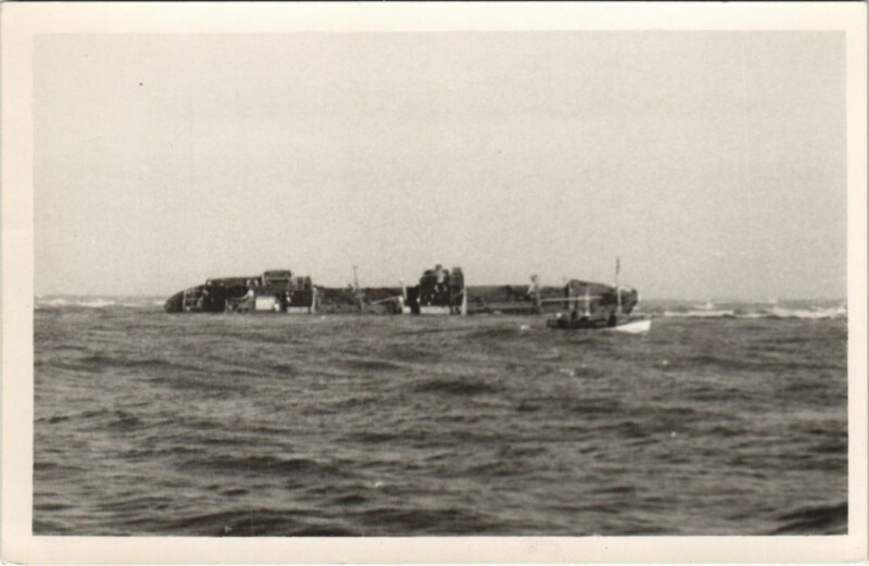 Carte postale ancienne Upset Ship Ships