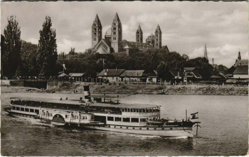 Carte postale ancienne Bismarck River Steamer - Speyer a. Rh. Ships