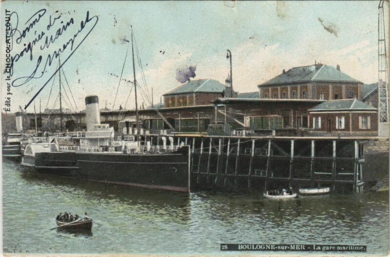 Carte postale ancienne Boulogne-sur-Mer - La Gare Maritime Ships