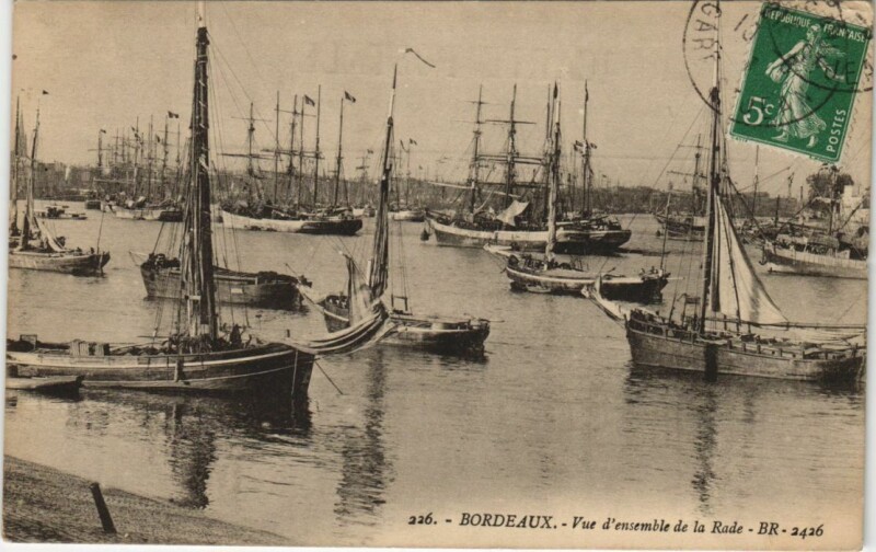 Carte postale ancienne Bordeaux - Vue d'Ensemble de la Rade Ships