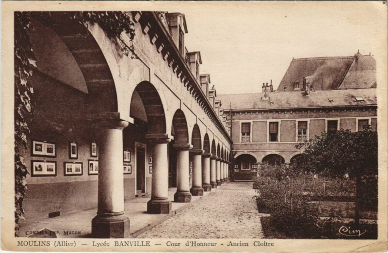 Carte postale ancienne Moulins Lycee Banville, Ancien Cloitre à Moulins