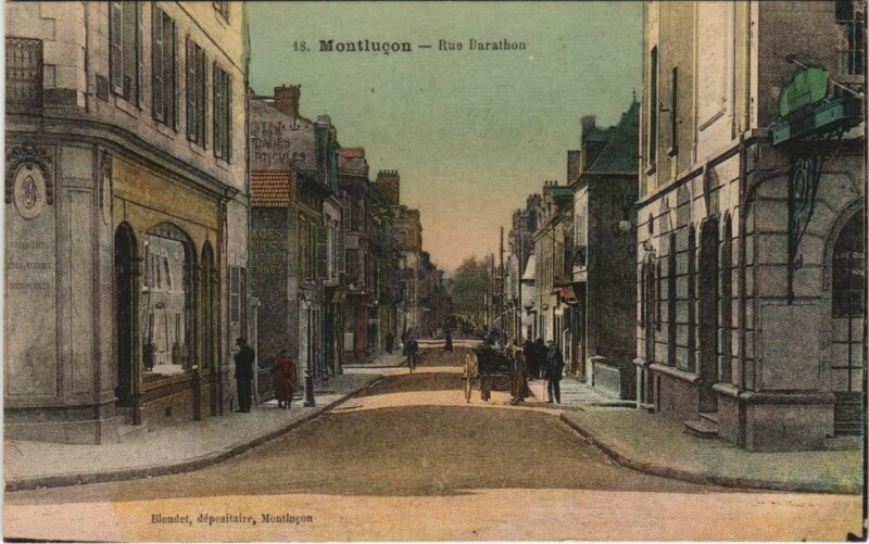 Carte postale ancienne Montlucon Rue Barathon