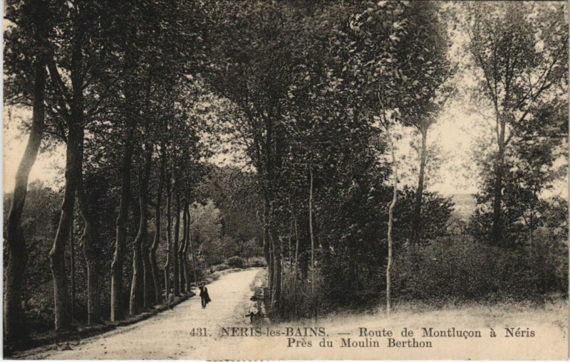 Carte postale ancienne Route de Montlucon de Neris