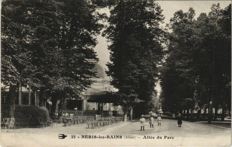 Carte postale ancienne Neris les Bains Allee du Parc