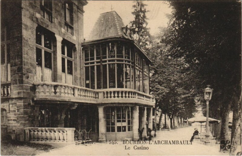 Carte postale ancienne Bourbon-l'Archambault Le Casino à Bourbon-l'Archambault