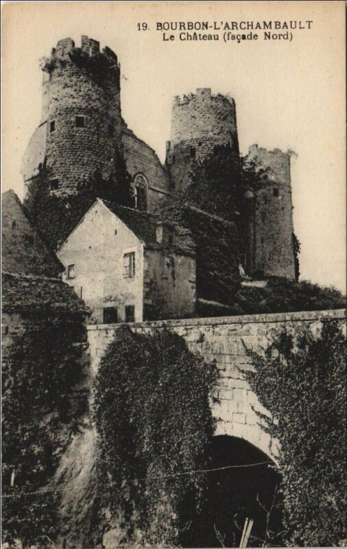 Carte postale ancienne Bourbon-l'Archambault Le Chateau à Bourbon-l'Archambault