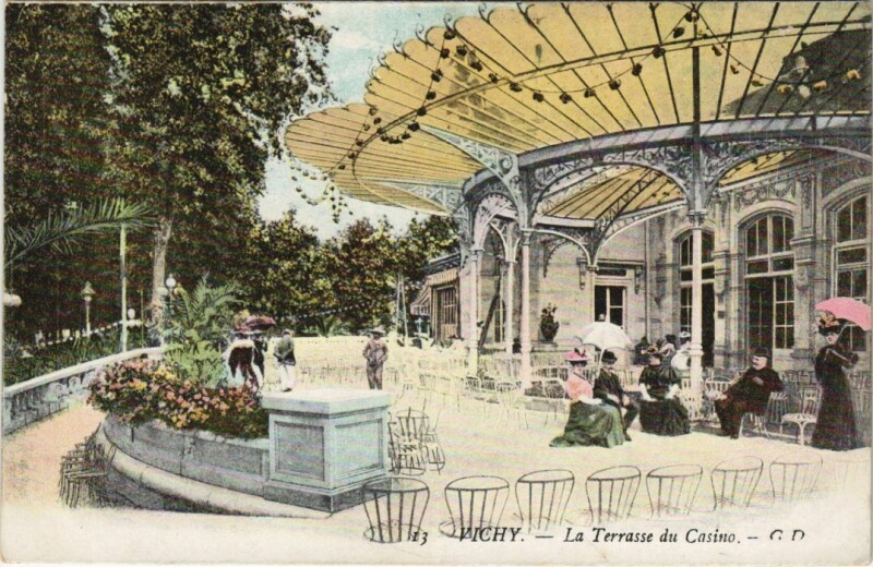 Carte postale ancienne Vichy La Terrasse du Casino à Vichy