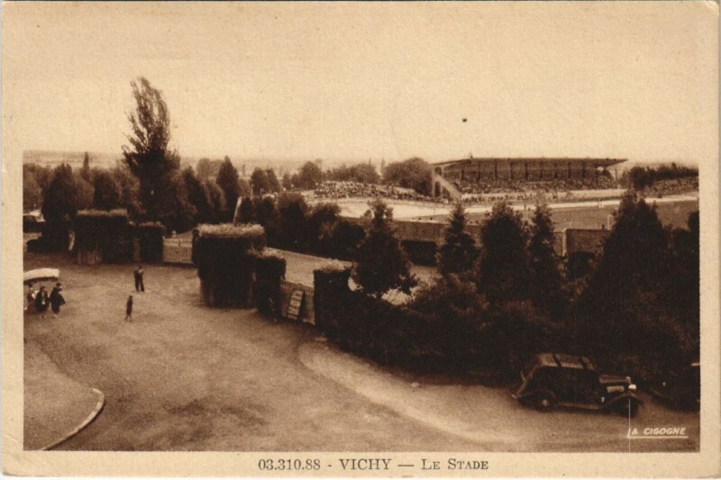 Carte postale ancienne Vichy Le Stade à Vichy