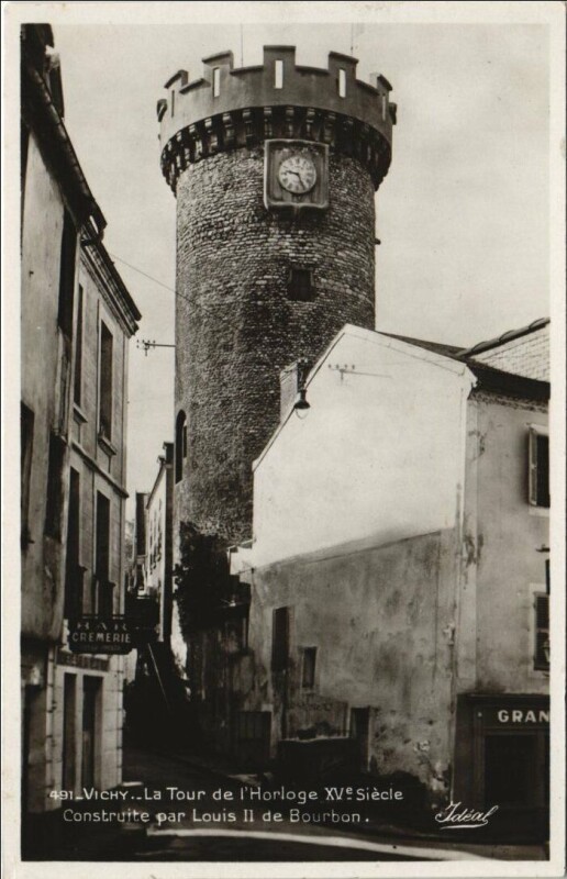 Carte postale ancienne Vichy Tour de l'Horloge à Vichy