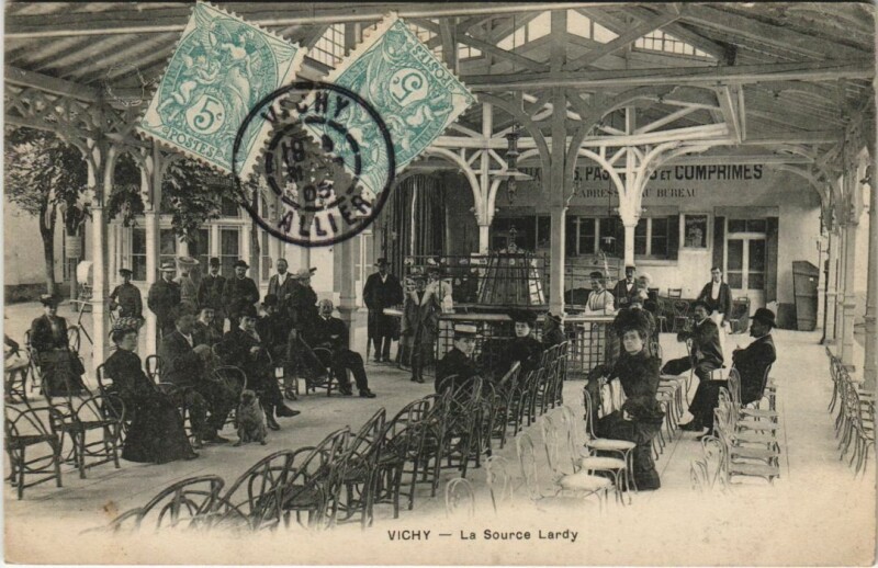 Carte postale ancienne Vichy La Source Lardy à Vichy