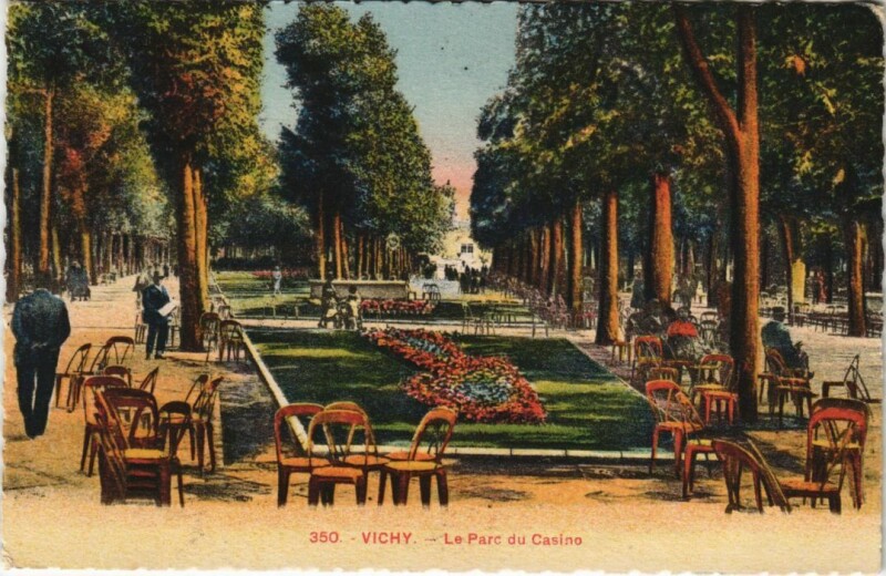 Carte postale ancienne Vichy Le Parc du Casino à Vichy
