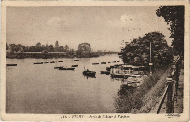 Carte postale ancienne Vichy Bords de l'Allier à Vichy