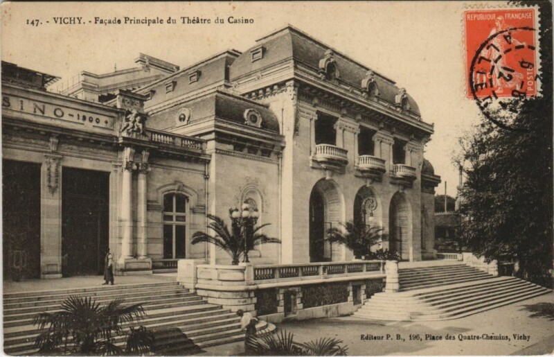 Carte postale ancienne Vichy Facade Principale du Theatre du Casino à Vichy