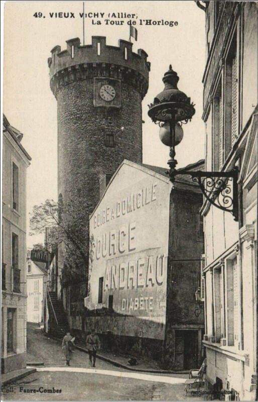 Carte postale ancienne Vichy Tour de l'Horloge à Vichy