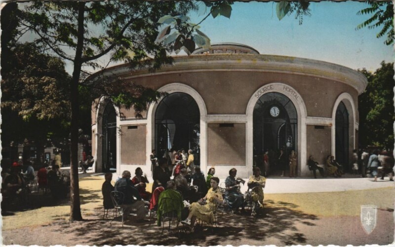 Carte postale ancienne Vichy Source Hopital à Vichy
